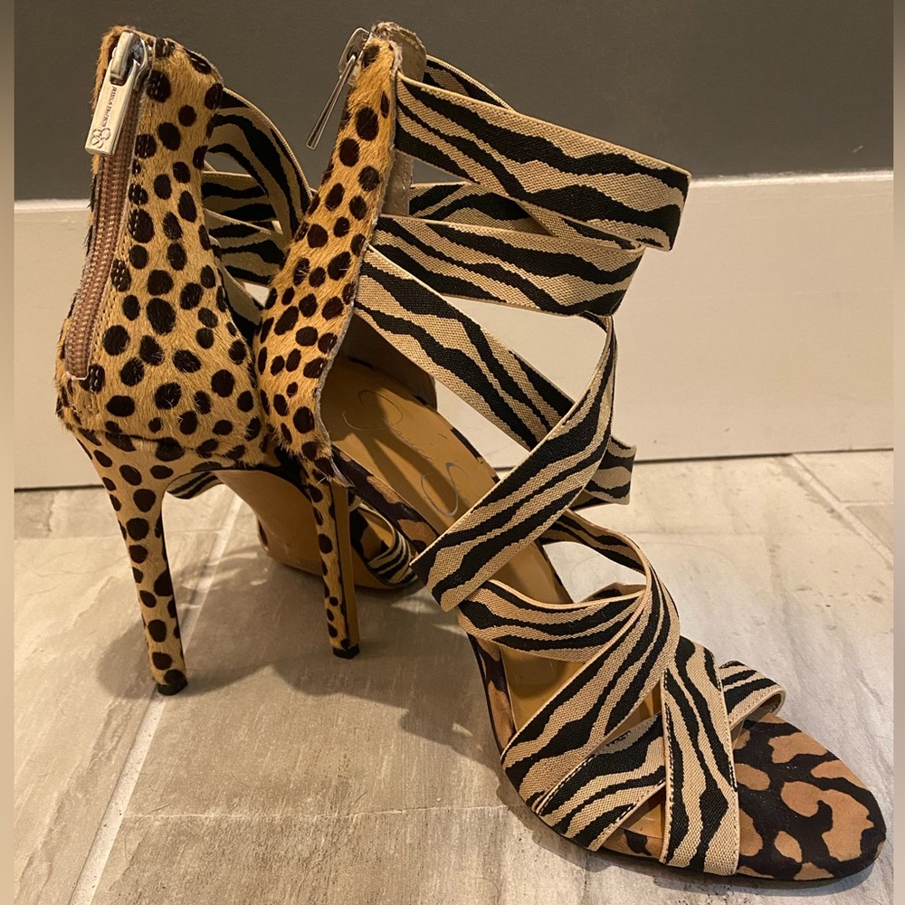 Jessica Simpson Size 7 pumps animal print